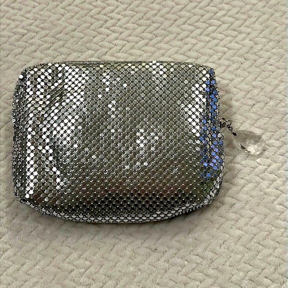Silver Metal Mesh Clutch Handbag with Crystal Charm - Picture 1 of 4